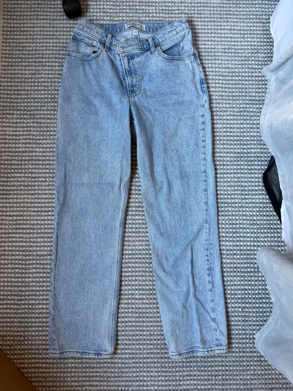Cross button curve love High-Rise Blue Abercrombie Jeans, Sz 4/27 short length